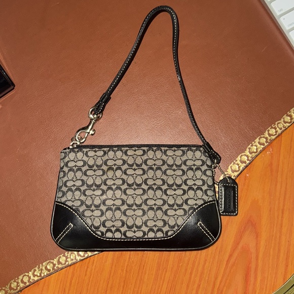 Coach Handbags - Coach Wristlet